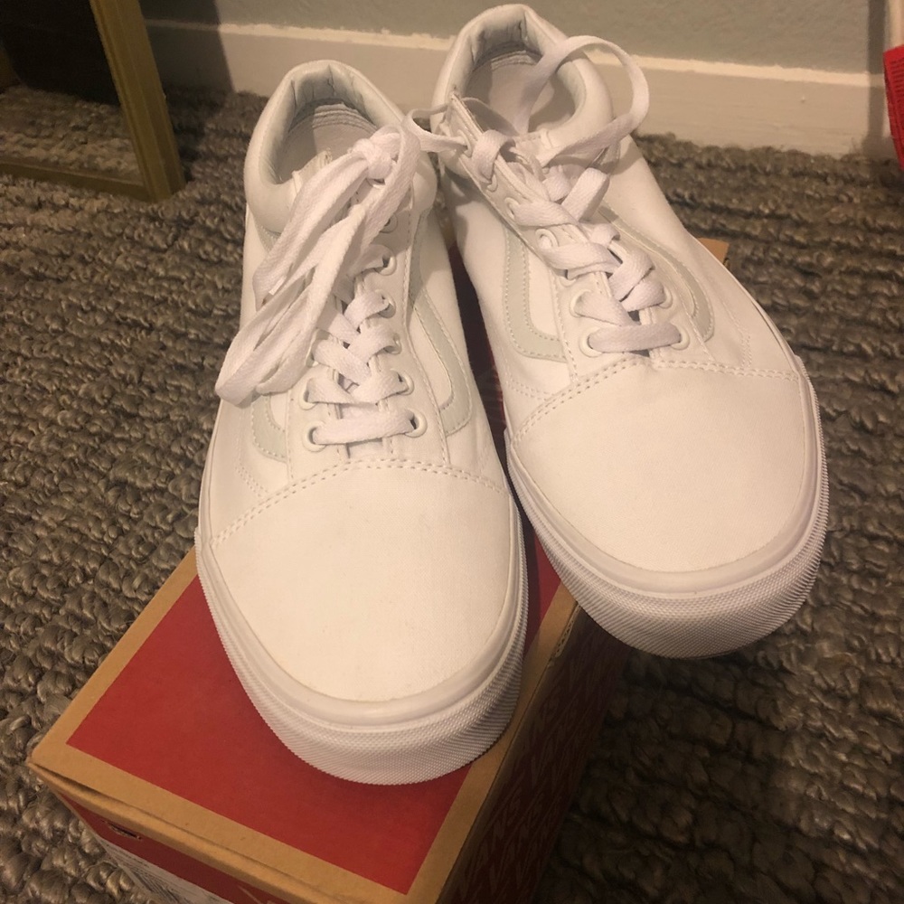 Vans low white 9/10 sz 10
